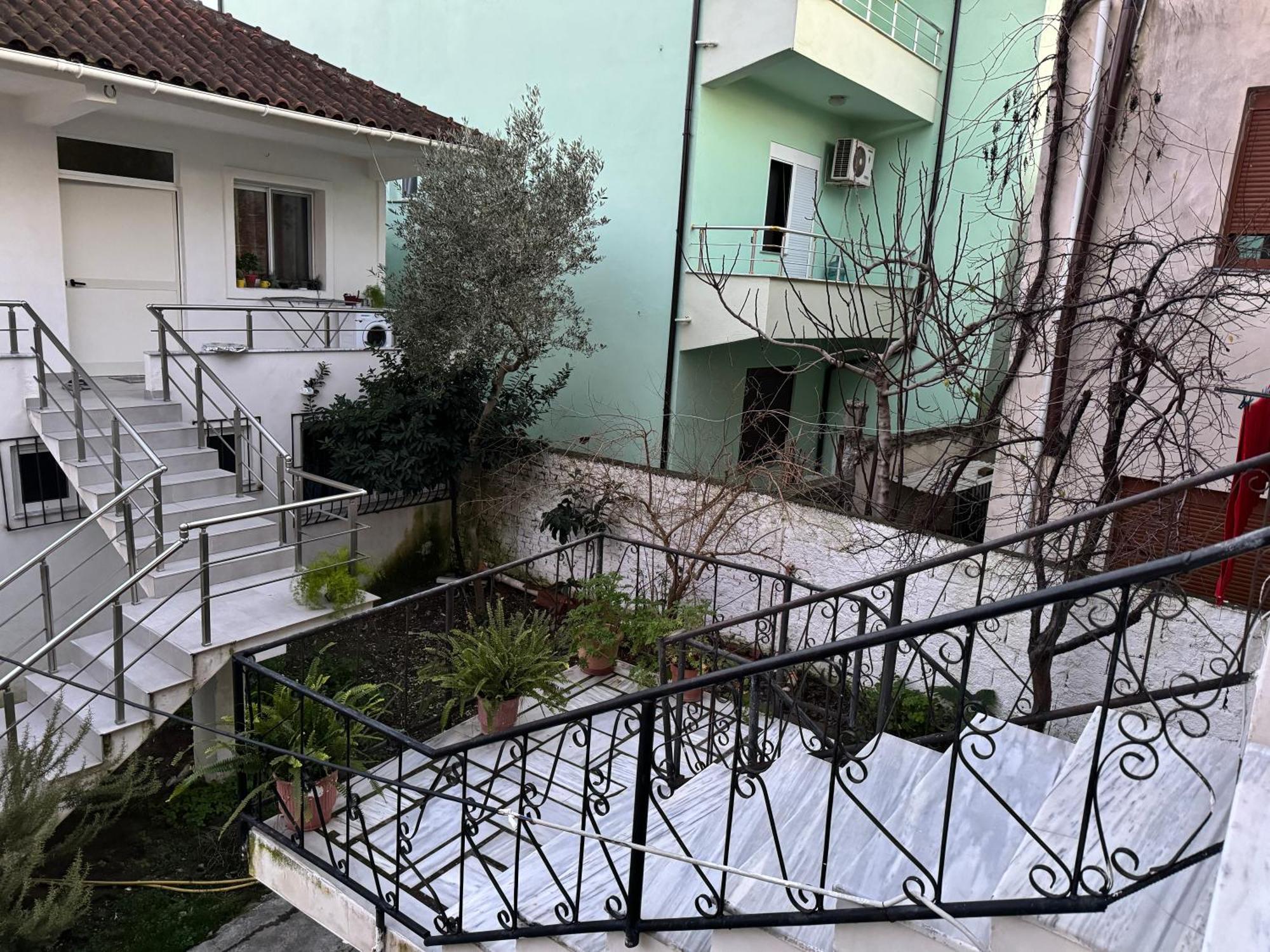 Ibras House Hotel Драч Екстериор снимка