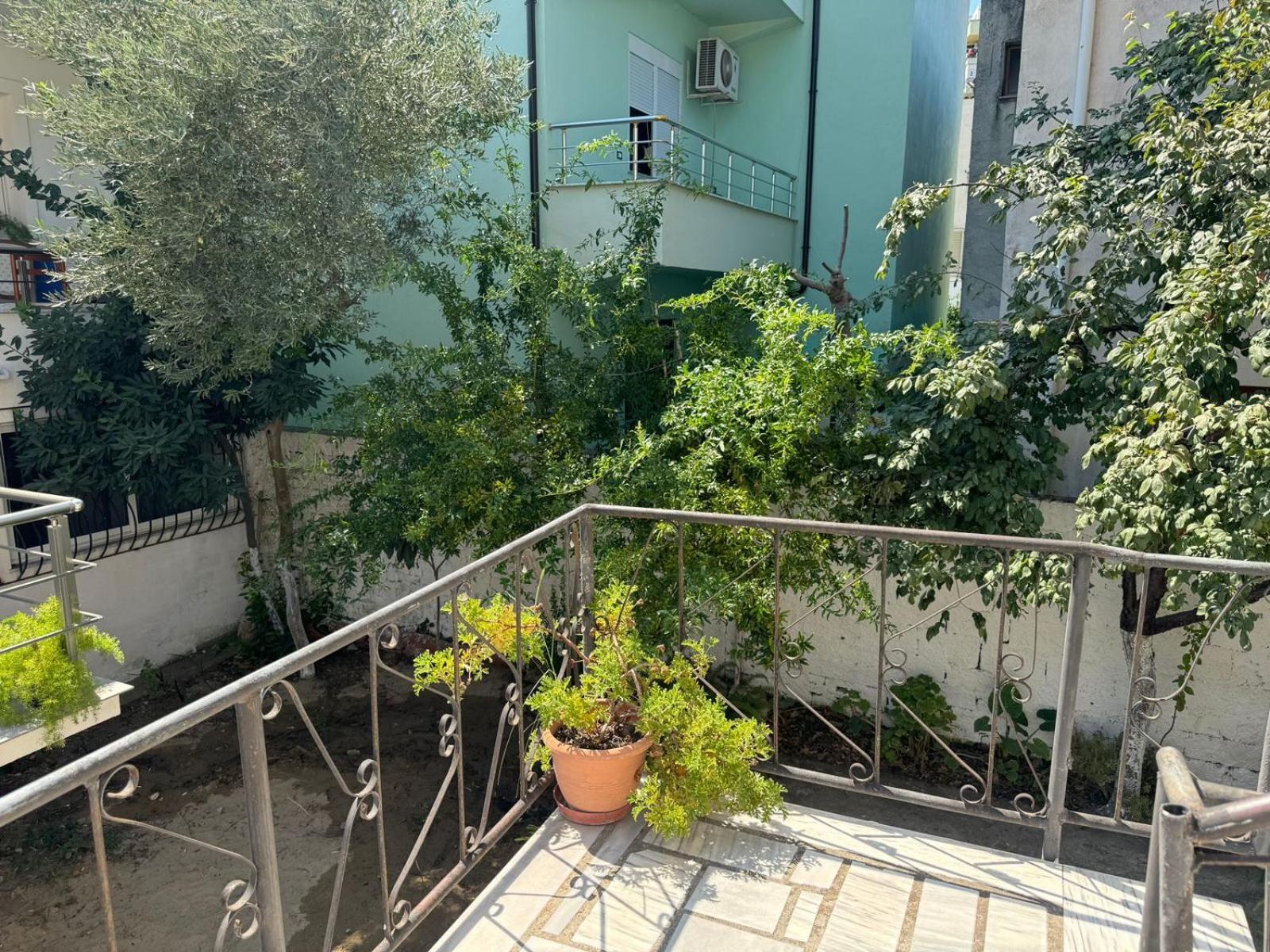 Ibras House Hotel Драч Екстериор снимка